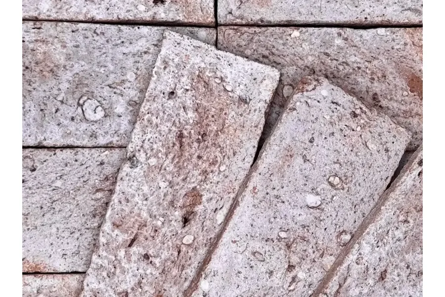 Brick Lumus